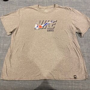 Nike Mens XXL T Shirt The Nike Tee Gray USA Flag Swoosh Logo Short Sleeve